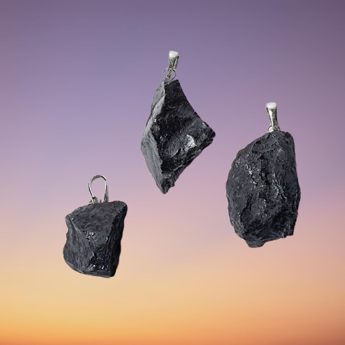 Colgante de Shunguite en Bruto