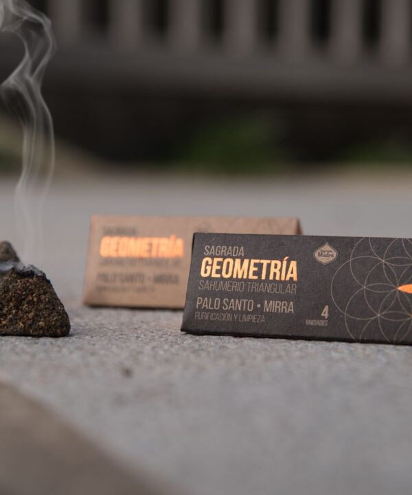 Incienso Triangular de Palo Santo y Mirra